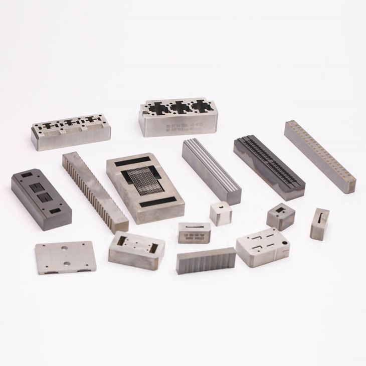 Metal mold component